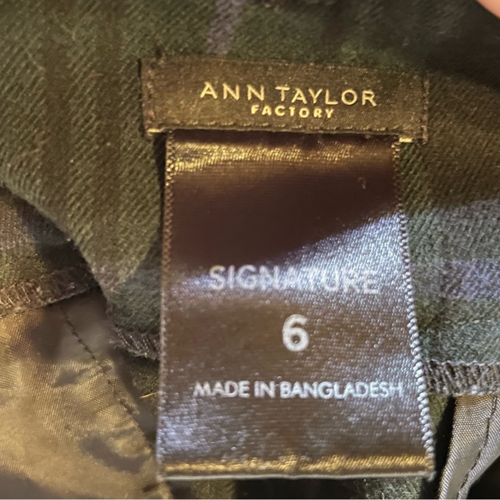 Ann Taylor Factory Black and Green Plaid Cropped Pants, Great for Fall or Winter - Picture 8 of 14
